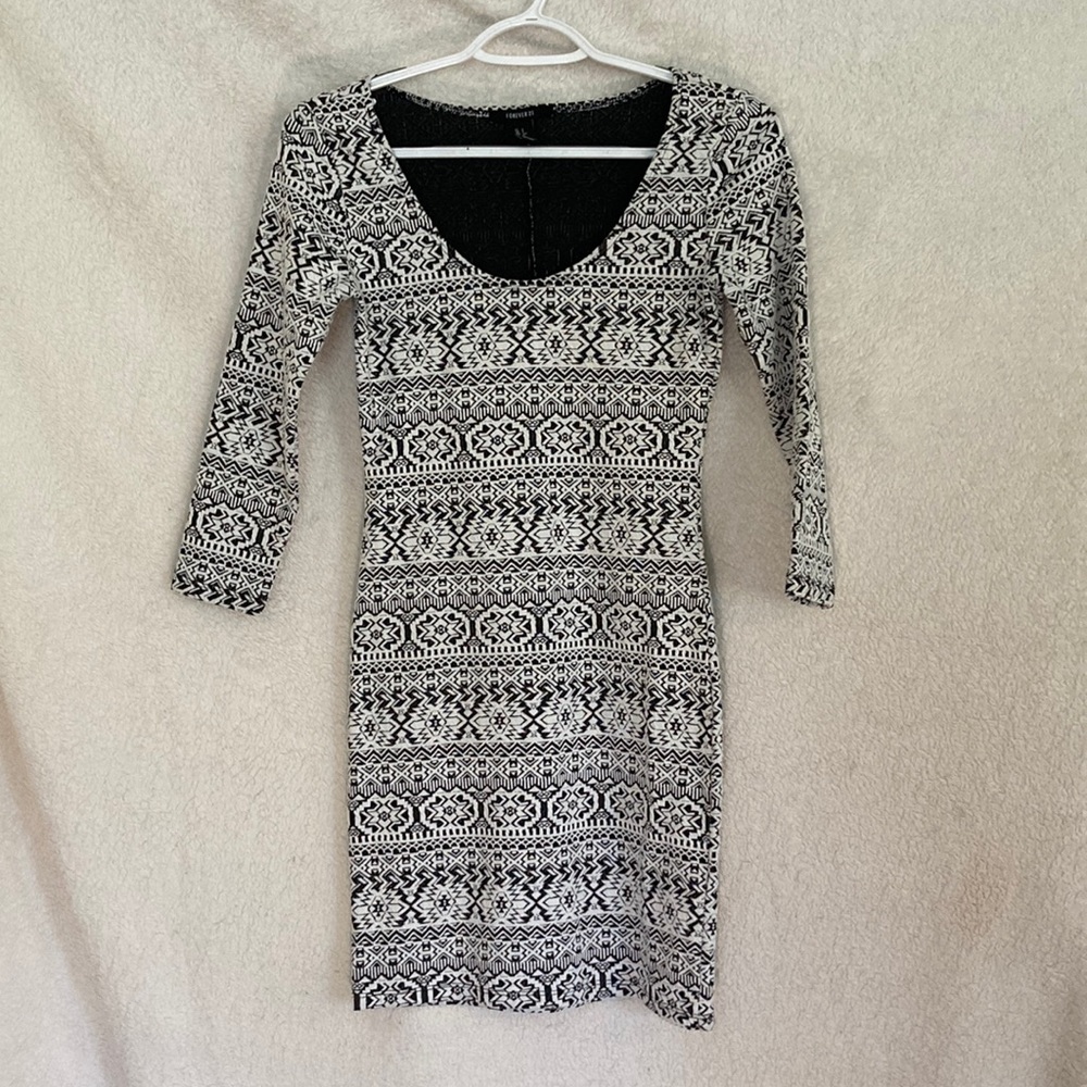 Forever 21 Geometric 3/4 Sleeve Bodycon Dress